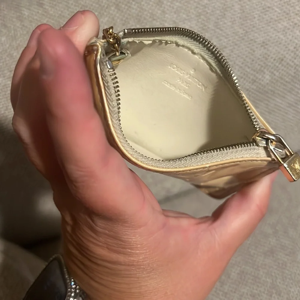 Louis Vuitton Key Cles Vernis Authentic CA0045